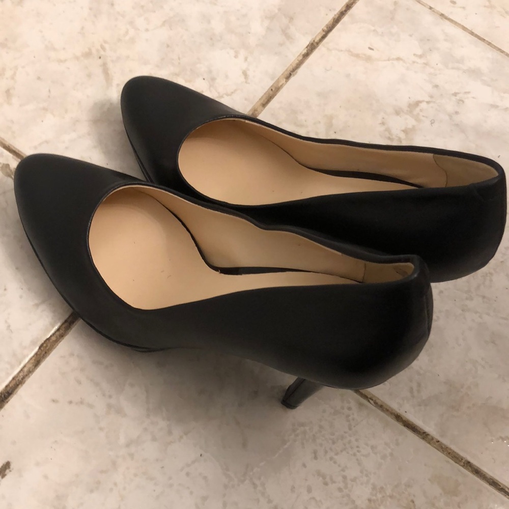 Shoes - Picture 2 of 4